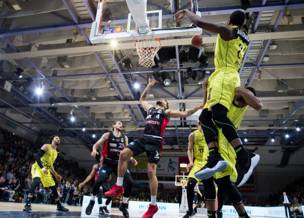 不仅仅让他 不仅仅让他